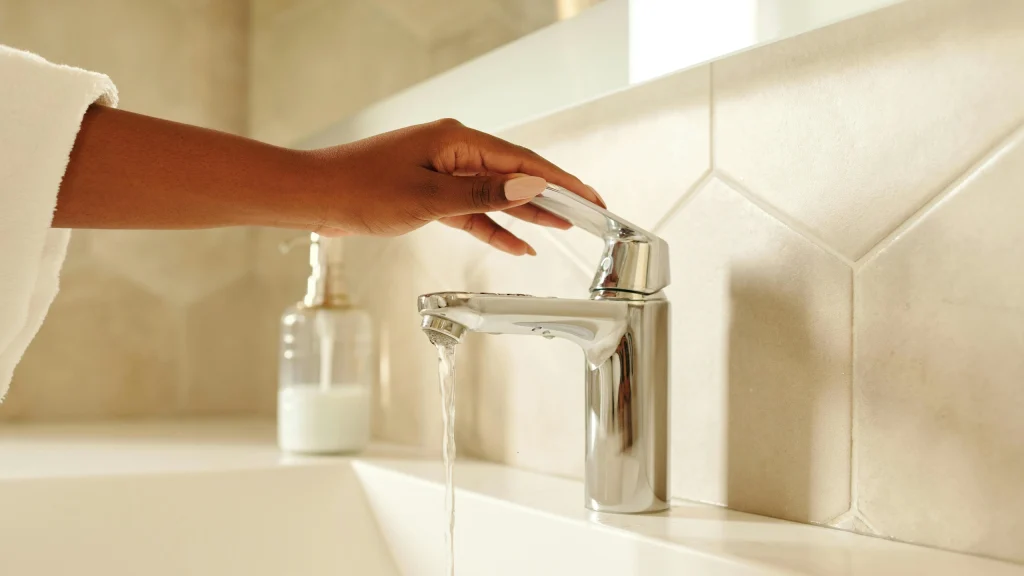 The Carbon Cost of Water Consumption